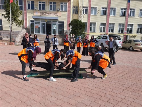 “AFAD Gönüllüsü Liseliler Yarışıyor”  Projesinin İlk Etabı Gerçekleştirildi